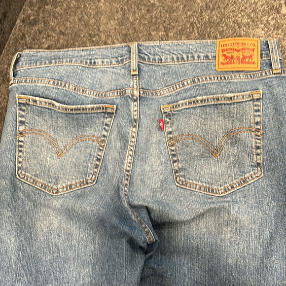 Levi’s Boyfriend fit distressed jeans - Picture 5 of 5